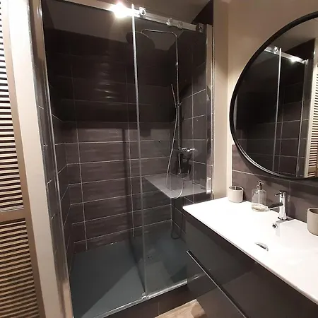 Skis Aux Pieds, 3 Chambres, Renove, Idealement Situe Pres Des Commerces A 1650 - Fr-1-514-61 * Courchevel